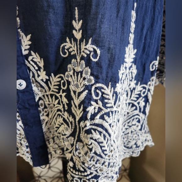Forgotten Grace Embroidered Button Cotton Top. Size XL - Picture 2 of 6
